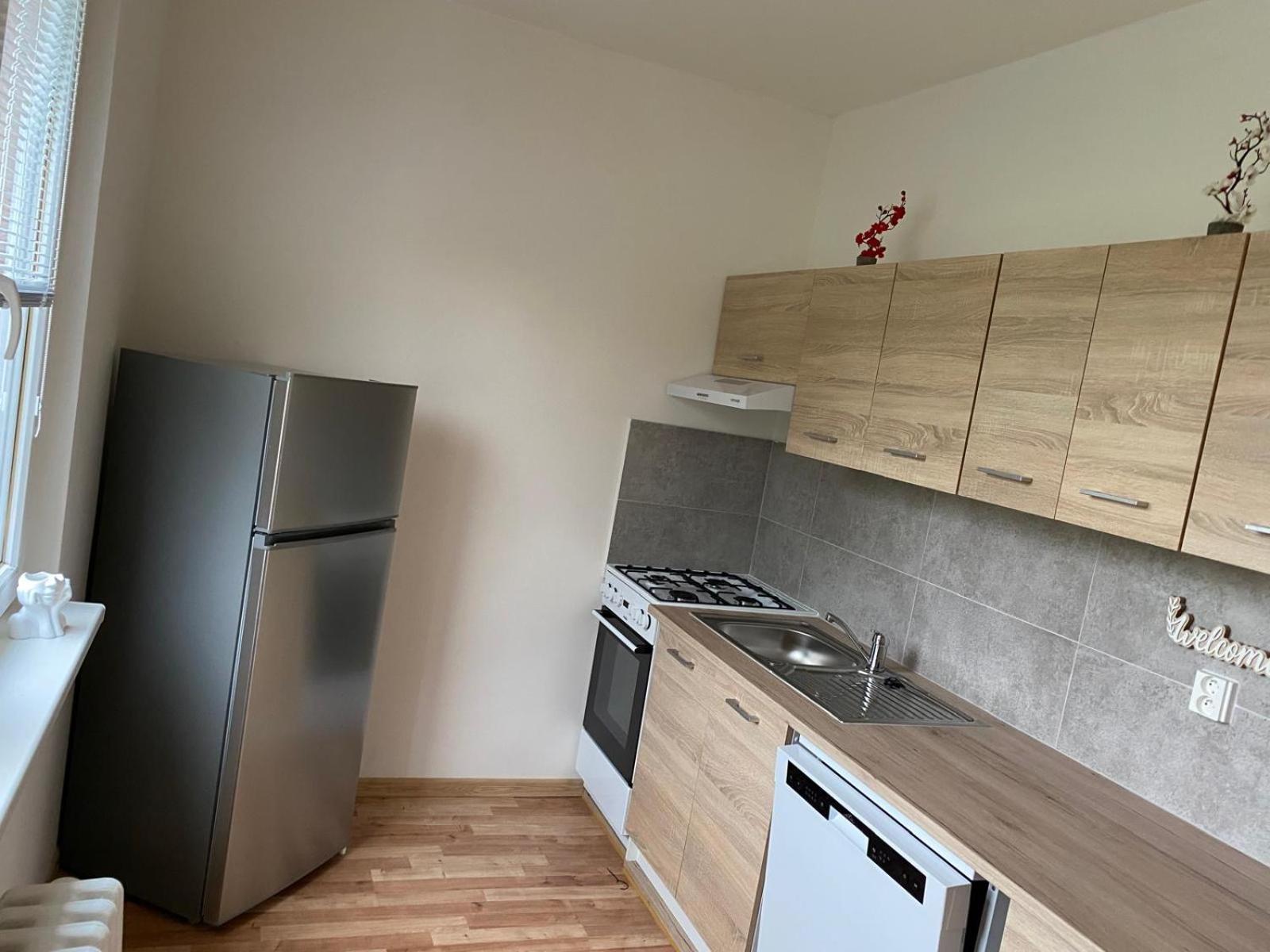 Apartman Ve Meste Ostrov Pro 3 Osoby Lägenhet Exteriör bild